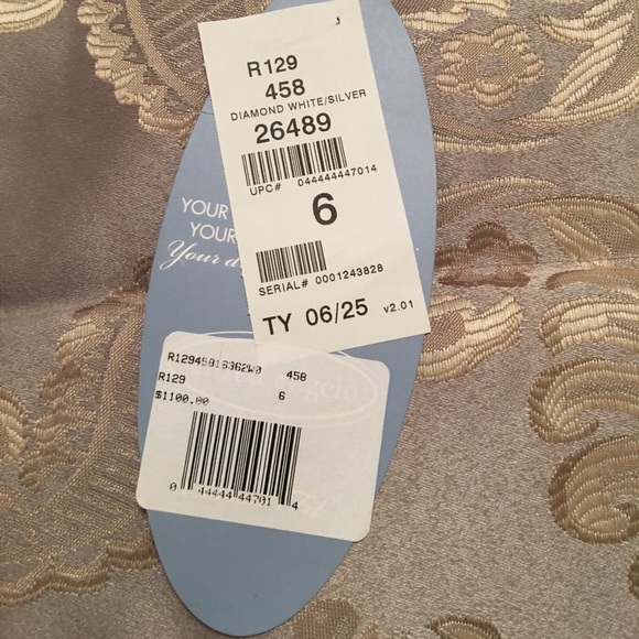 Alfred Angelo Wedding Gown in Ivory - Picture 9 of 11